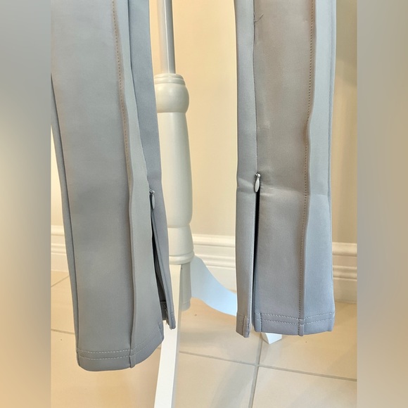 Mannequin size:
Bust : 32.5
Waist : 25.2
Hip : 34.5 - Picture 2 of 4